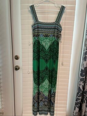 NWT Green Printed Maxi Dress with Patterned Bodice